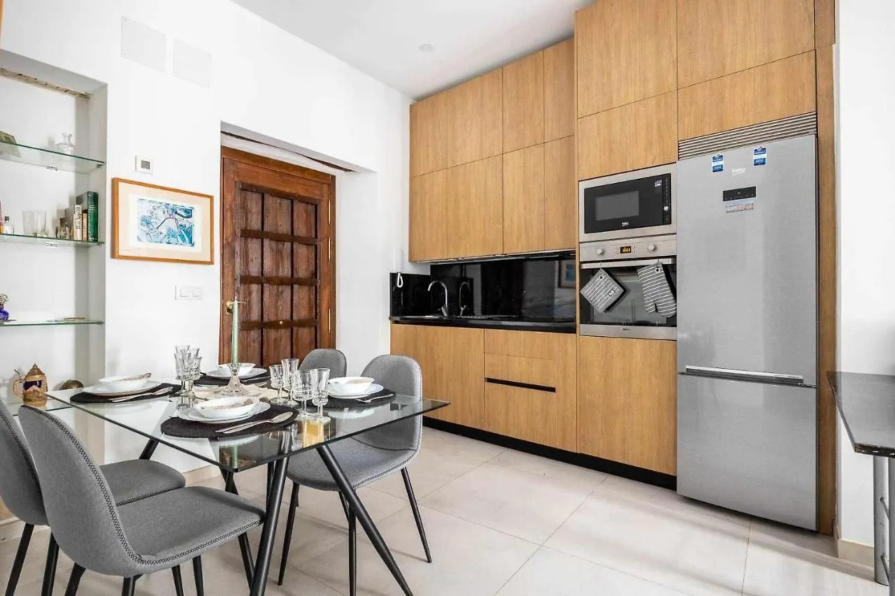 Comfy Away - Apartamento Exclusivo Mercado De Triana Con Balcon Sevilla