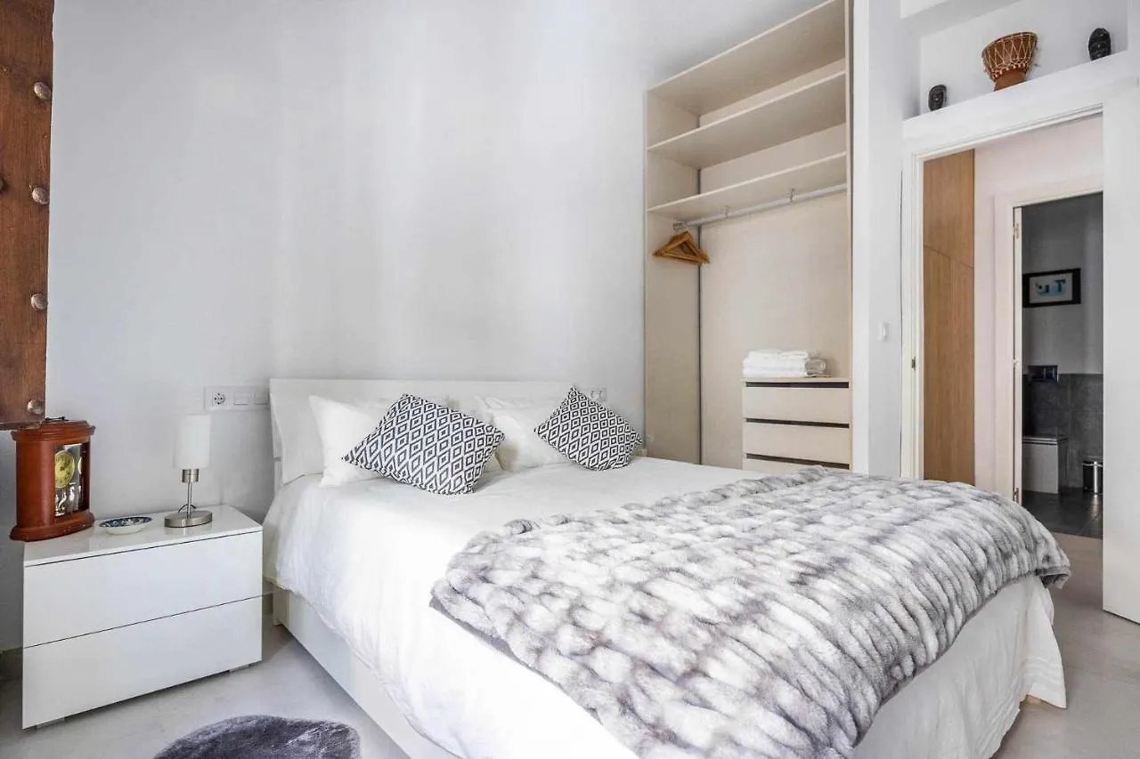 Comfy Away - Apartamento Exclusivo Mercado De Triana Con Balcon Sevilla 0*,  İspanya