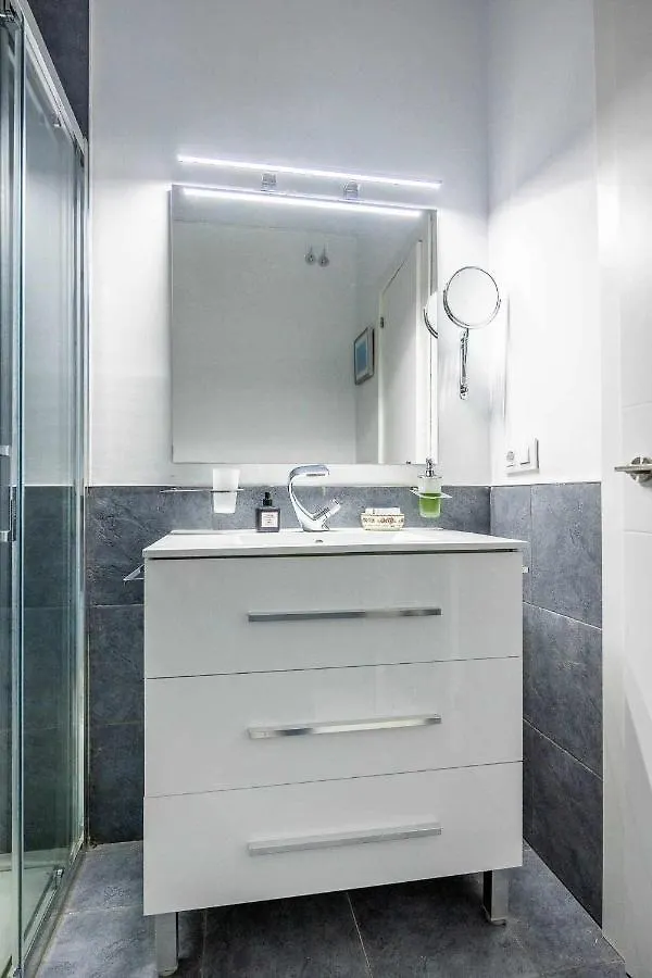 Comfy Away - Apartamento Exclusivo Mercado De Triana Con Balcon Sevilla