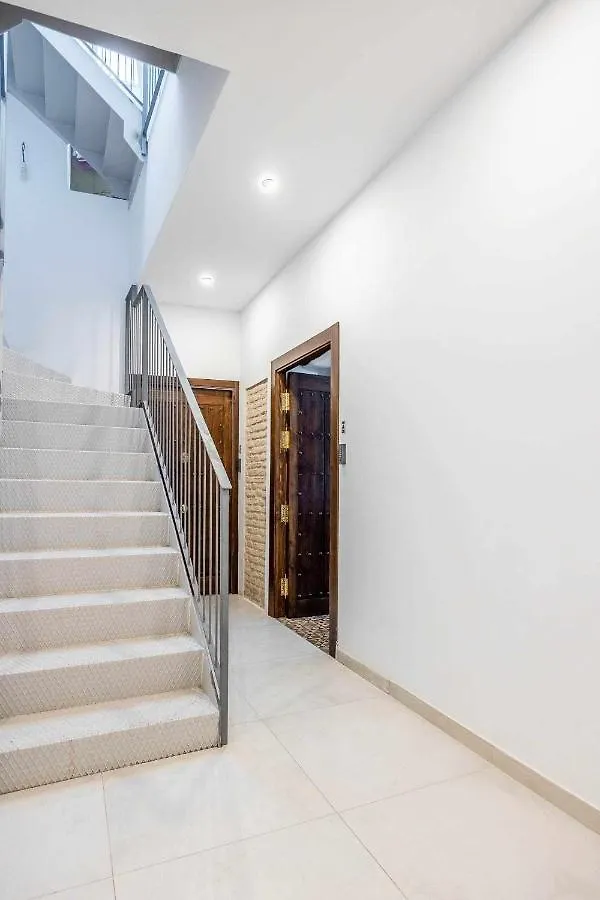 Comfy Away - Apartamento Exclusivo Mercado De Triana Con Balcon Sevilla 0*,